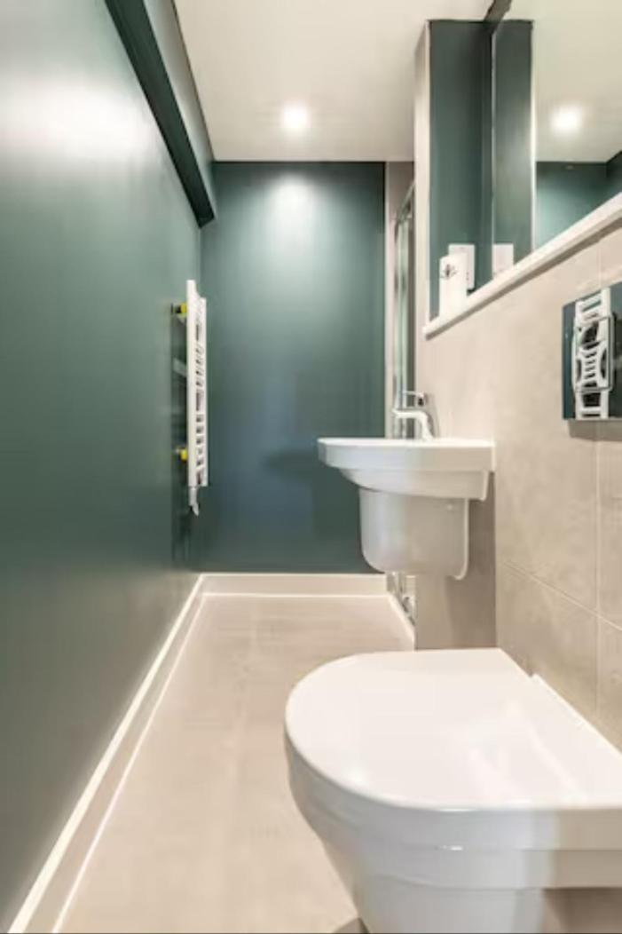 Two Bedrooms Exquisite En-Suite Apartment Deansgate Manchester Exterior foto